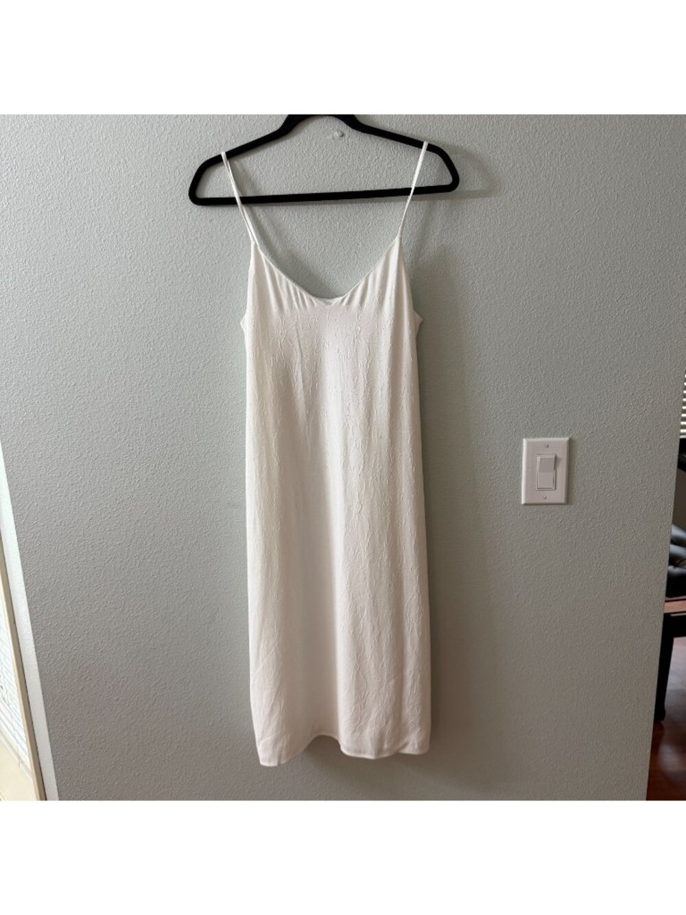 Theory White Embossed Floral Strappy Midi Slip Dress Womens size 6 *flaw